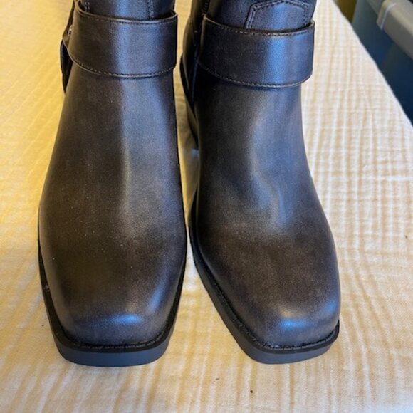 Faux Leather Moto Harness Boot NWOT still attached never worn - Picture 5 of 9